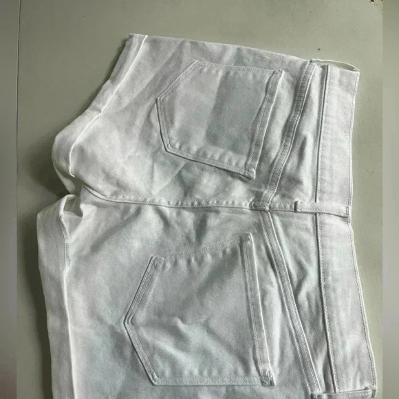 White shorts size 6 very white - Picture 3 of 4